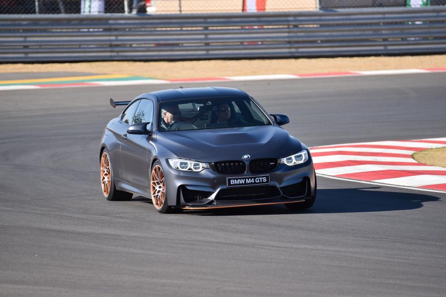  BMW M4 GTS 2016 года  (ZA) (фото 7 из 8)